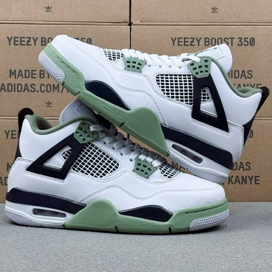 Jordan 4 Retro Seafoam