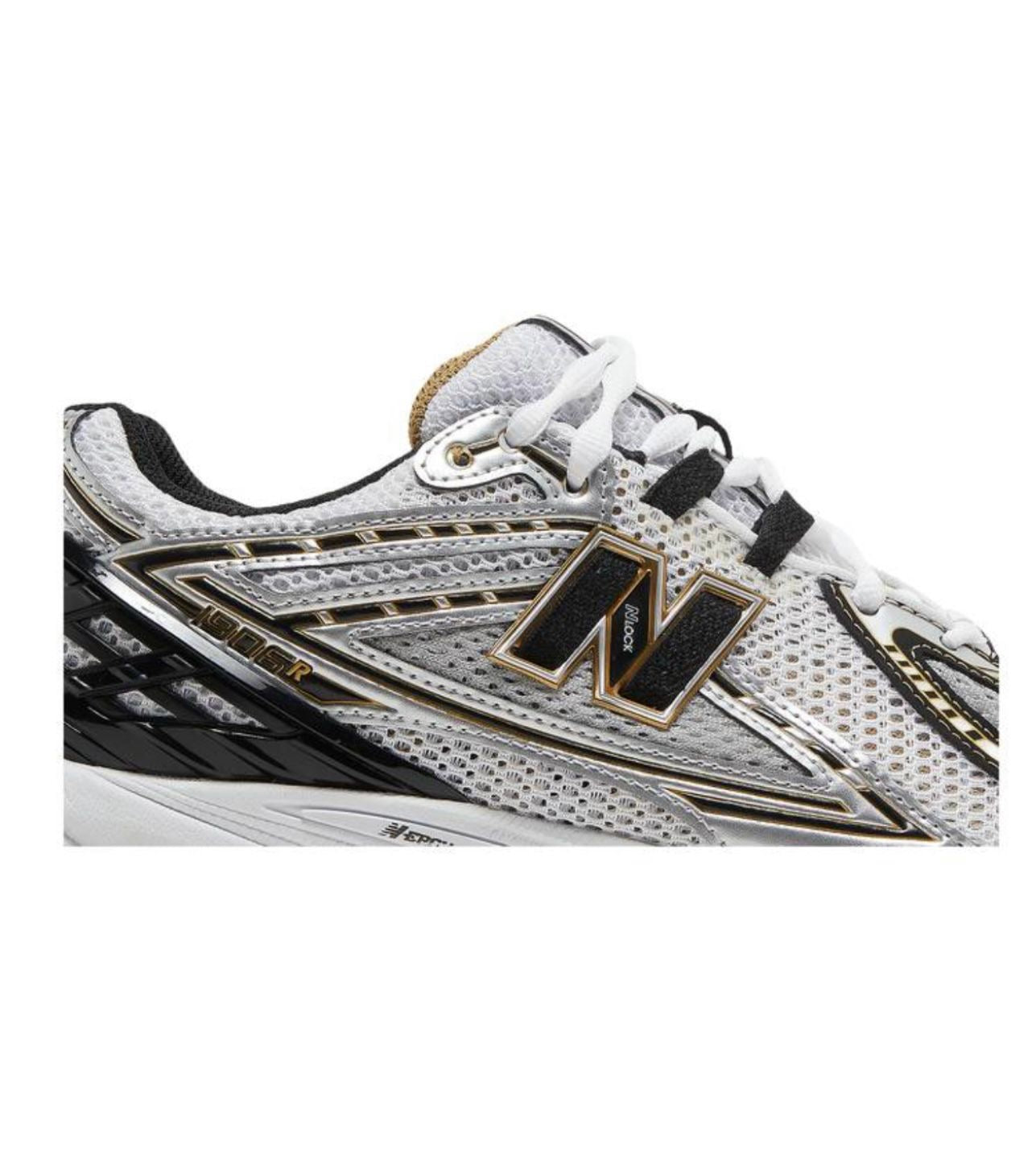 New Balance 1906R
White Metallic Gold