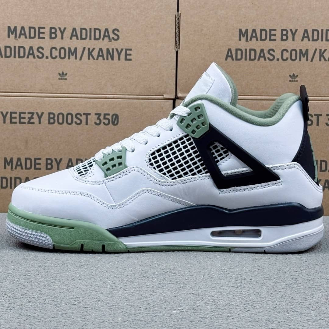 Jordan 4 Retro Seafoam