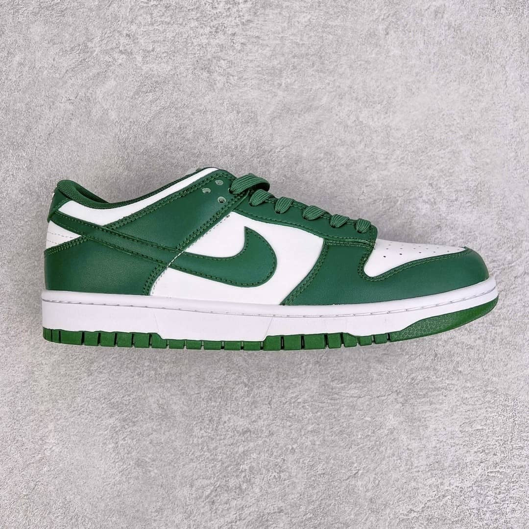 Nike Mens Dunk Low Retro Bttys