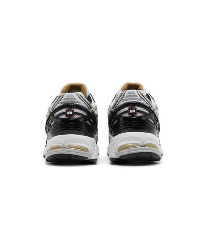 New Balance 1906R
White Metallic Gold