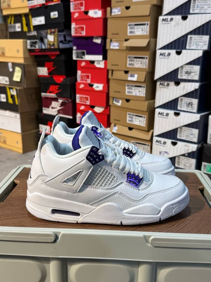 Air Jordan 4 Retro "Metallic Purple"