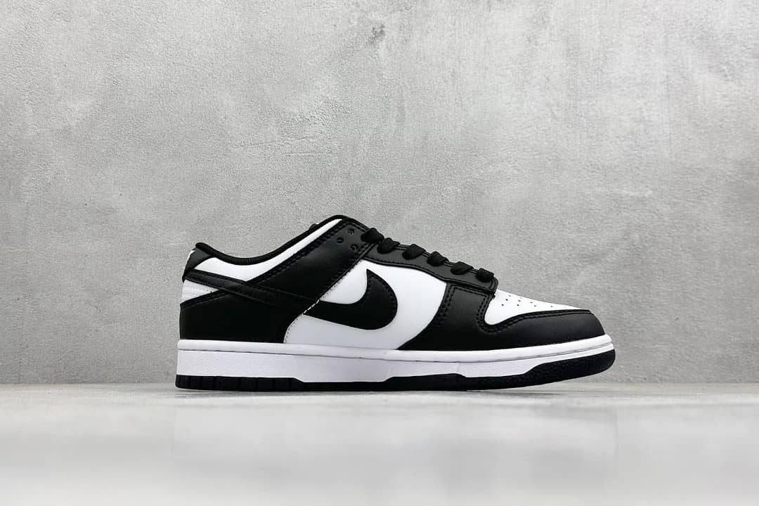 Nike Dunk Low Black White