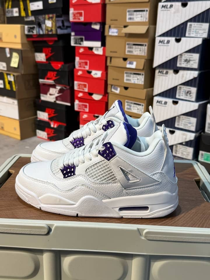 Air Jordan 4 Retro "Metallic Purple"